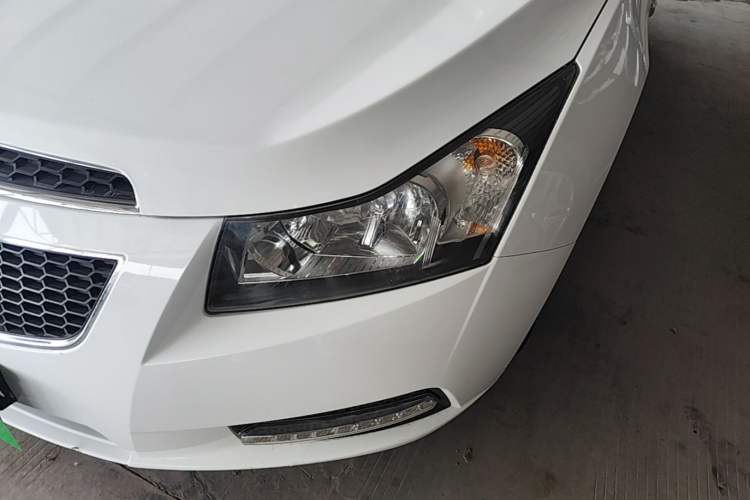 Used Chevrolet Cruze 2013 Hatchback 1.6L Automatic Luxury Model Left Front Headlight