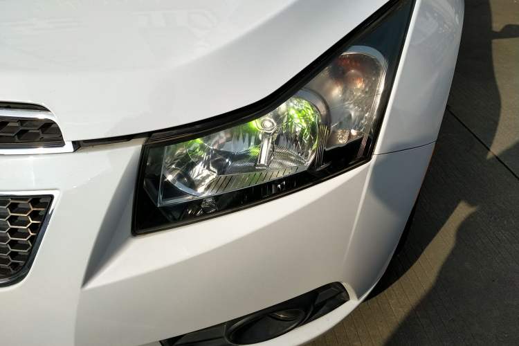 Used Chevrolet Cruze 2013 Hatchback 1.6T Automatic Flagship Model Left Front Headlight