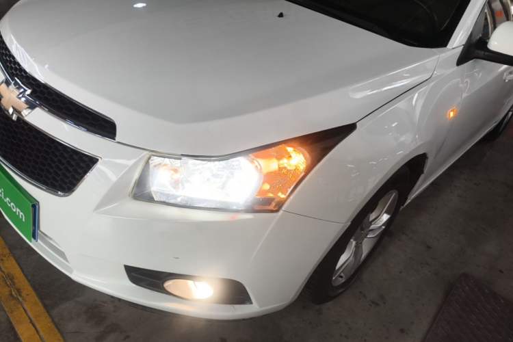 Used Chevrolet Cruze 2013 Hatchback 1.6L Automatic Luxury Model Left Front Headlight