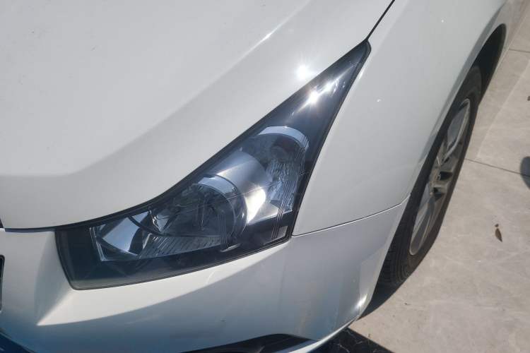 Used Chevrolet Cruze 2013 Hatchback 1.6L Automatic Luxury Model Left Front Headlight