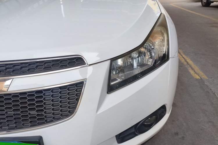 Used Chevrolet Cruze 2013 Hatchback 1.6L Automatic Luxury Model Left Front Headlight