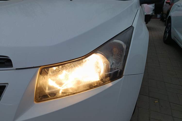 Used Chevrolet Cruze 2013 Hatchback 1.6L Automatic Luxury Model Left Front Headlight