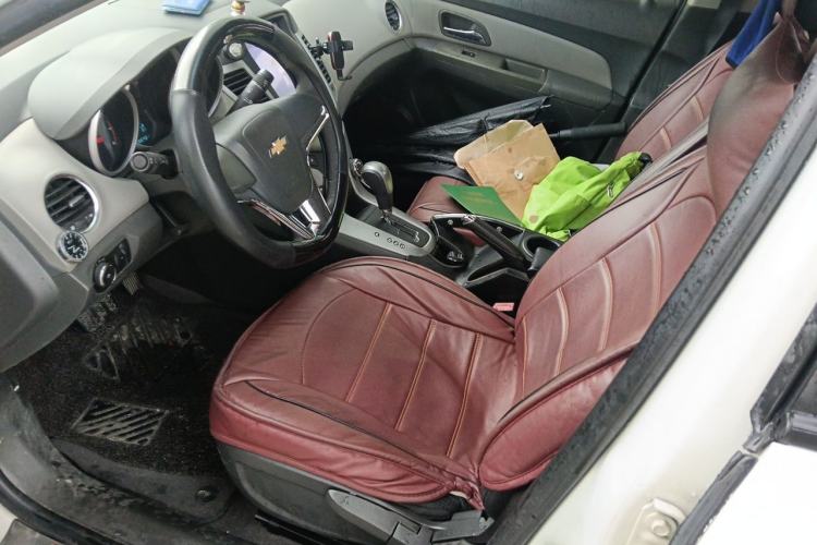 Used Chevrolet Cruze 2013 1.6L SL Sunroof Edition MT Left Front Seat