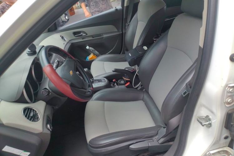 Used Chevrolet Cruze 2013 1.8L SE AT Left Front Seat