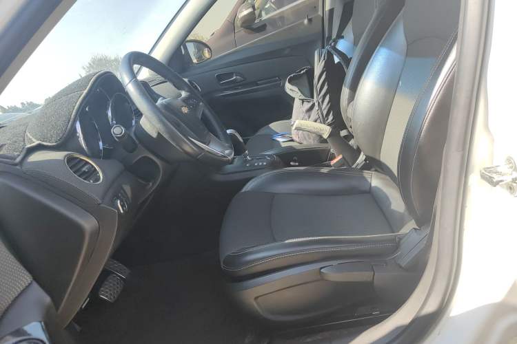 Used Chevrolet Cruze 2013 Hatchback 1.6T Automatic Flagship Model Left Front Seat