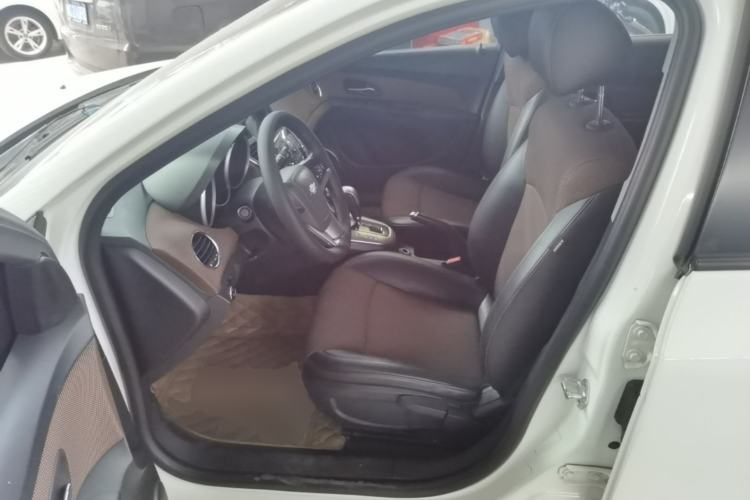 Used Chevrolet Cruze 2013 Hatchback 1.6L Automatic Luxury Model Left Front Seat