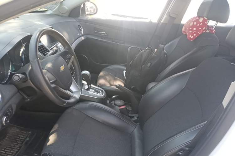Used Chevrolet Cruze 2013 Hatchback 1.6T Automatic Flagship Model Left Front Seat