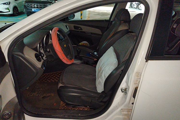 Used Chevrolet Cruze 2013 1.6L SE MT Left Front Seat