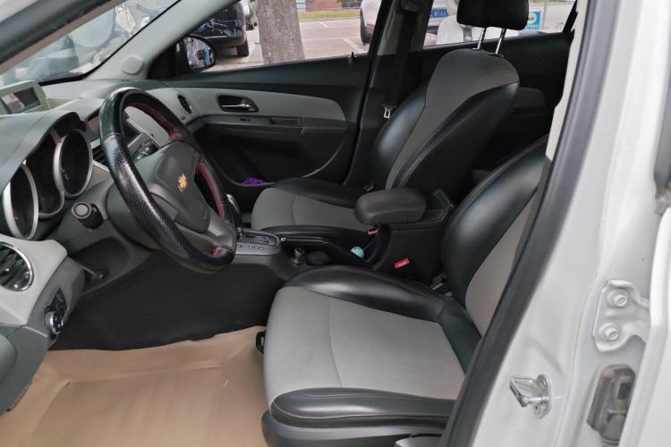 Used Chevrolet Cruze 2013 1.8L SE AT Left Front Seat