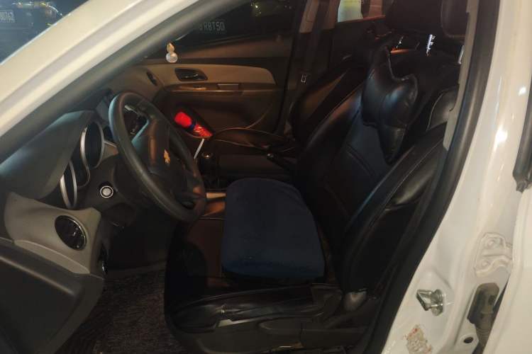 Used Chevrolet Cruze 2013 1.6L SL MT Left Front Seat