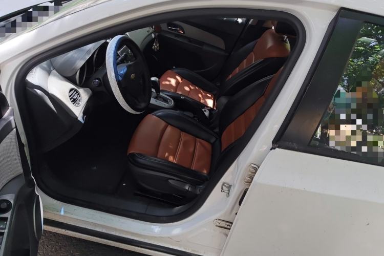 Used Chevrolet Cruze 2013 1.8L SE WTCC Edition AT Left Front Seat