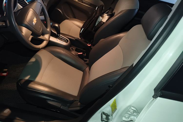 Used Chevrolet Cruze 2013 1.8L SE AT Left Front Seat
