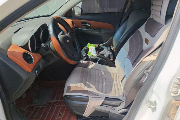 Used Chevrolet Cruze 2013 1.6L SE MT Left Front Seat
