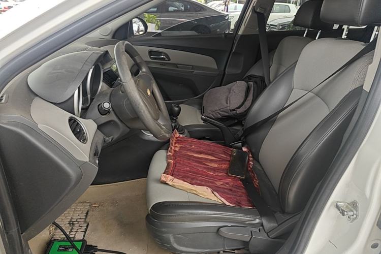 Used Chevrolet Cruze 2013 1.6L SL MT Left Front Seat