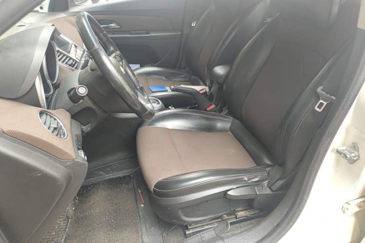 Used Chevrolet Cruze 2013 Hatchback 1.6L Automatic Luxury Model Left Front Seat