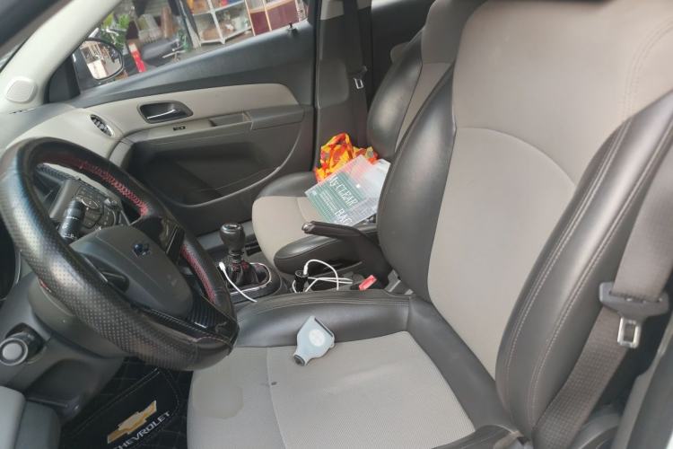 Used Chevrolet Cruze 2013 1.6L SL MT Left Front Seat