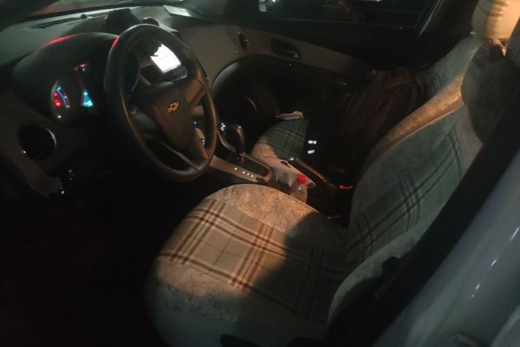 Used Chevrolet Cruze 2013 1.6L SE AT Left Front Seat