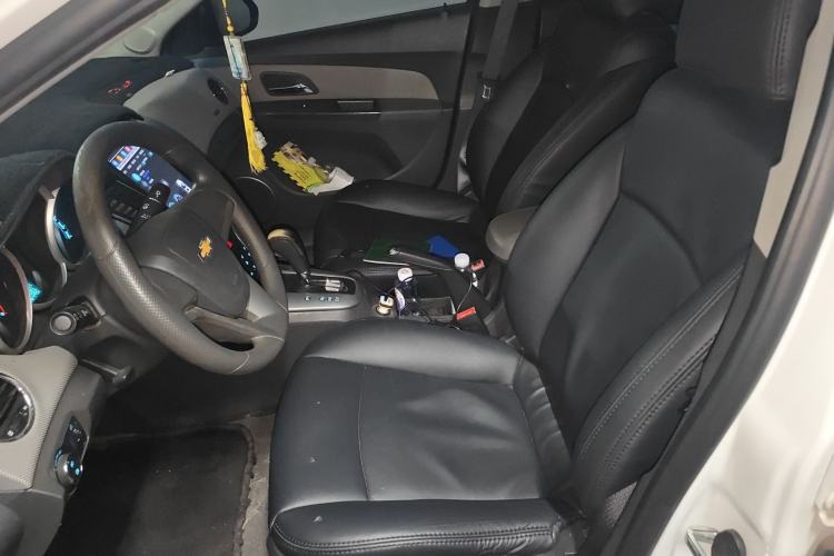 Used Chevrolet Cruze 2013 1.8L SE WTCC Edition AT Left Front Seat