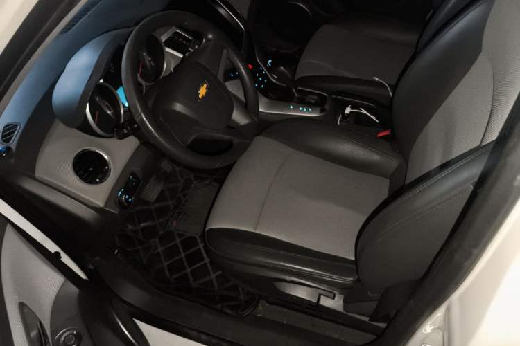 Used Chevrolet Cruze 2013 1.8L SE AT Left Front Seat