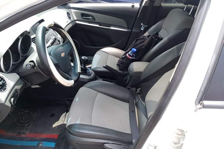 Used Chevrolet Cruze 2013 1.6L SE MT Left Front Seat