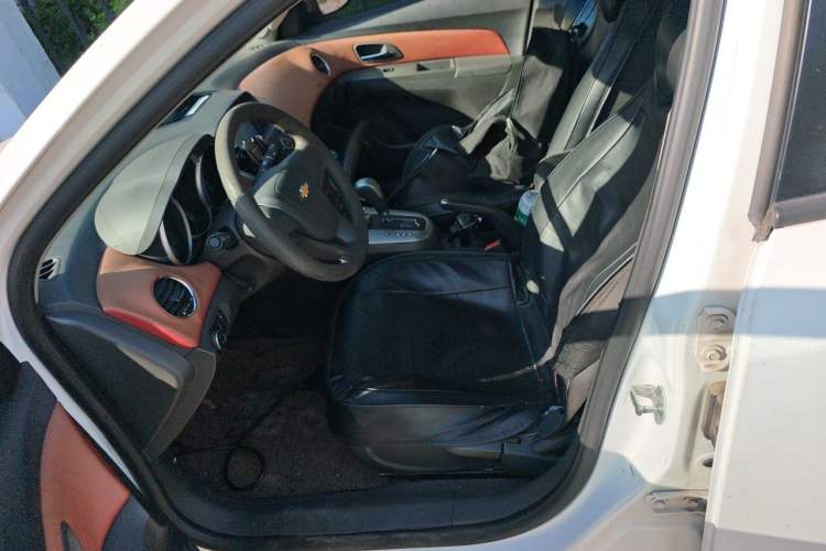 Used Chevrolet Cruze 2013 1.8L SE AT Left Front Seat