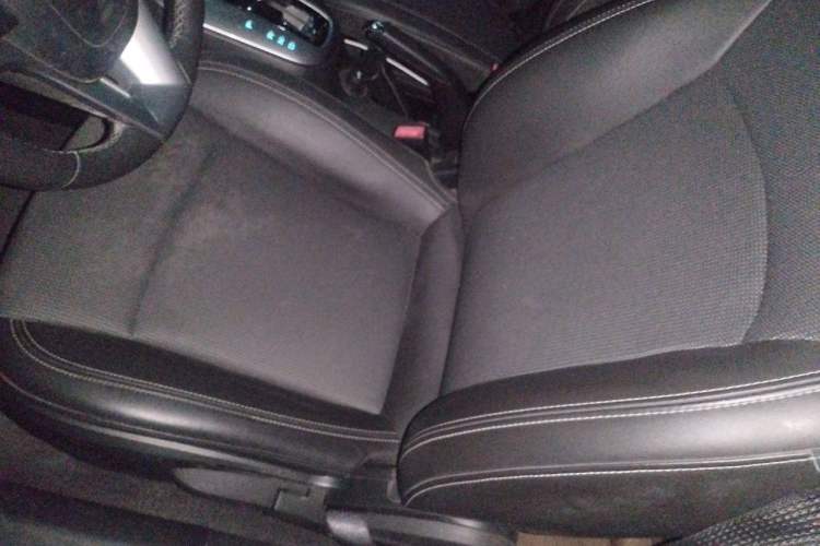 Used Chevrolet Cruze 2013 Hatchback 1.6T Automatic Flagship Model Left Front Seat