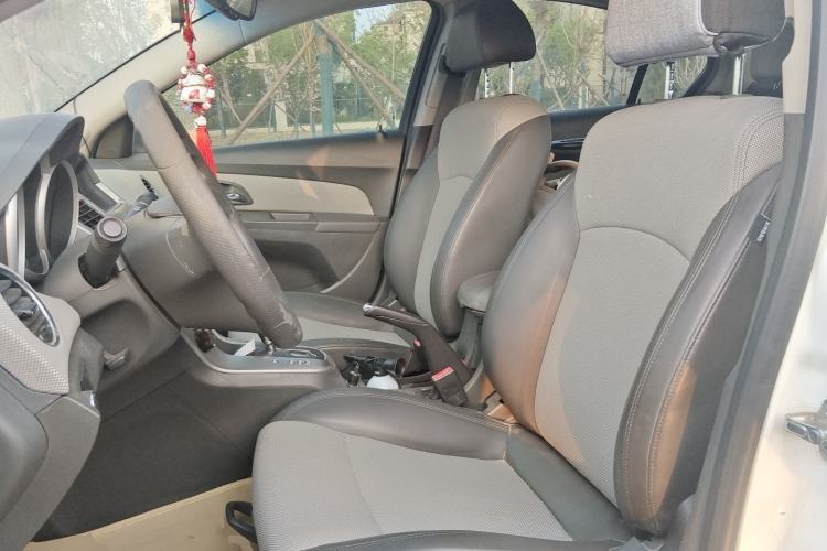 Used Chevrolet Cruze 2013 1.8L SE AT Left Front Seat