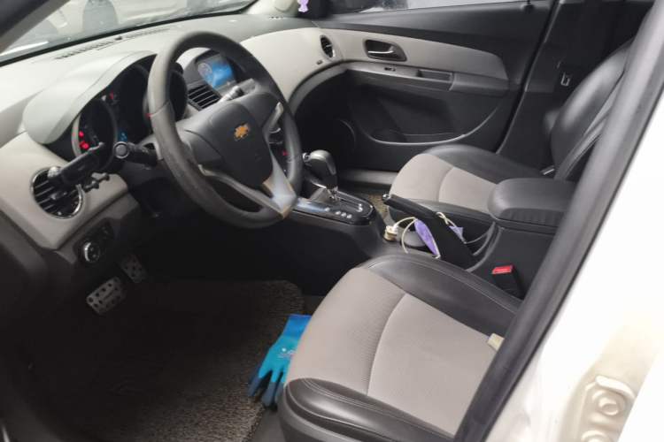 Used Chevrolet Cruze 2013 1.8L SE AT Left Front Seat