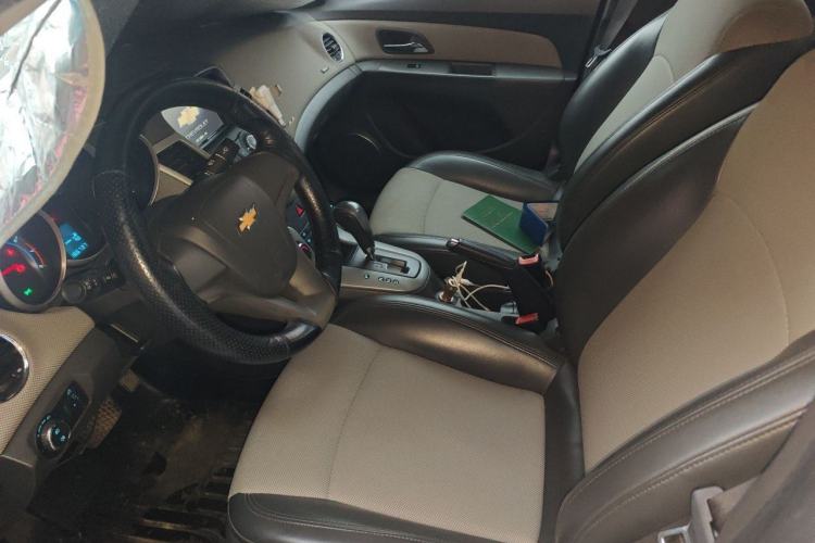 Used Chevrolet Cruze 2013 1.8L SE AT Left Front Seat