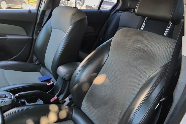 Used Chevrolet Cruze 2013 1.8L SE AT Left Front Seat