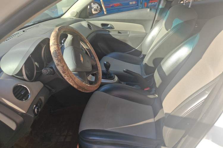 Used Chevrolet Cruze 2013 1.6L SL MT Left Front Seat
