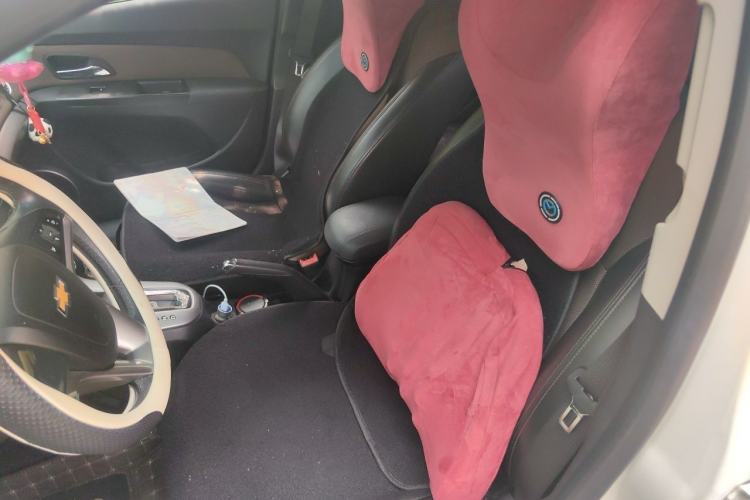 Used Chevrolet Cruze 2013 Hatchback 1.6L Automatic Luxury Model Left Front Seat
