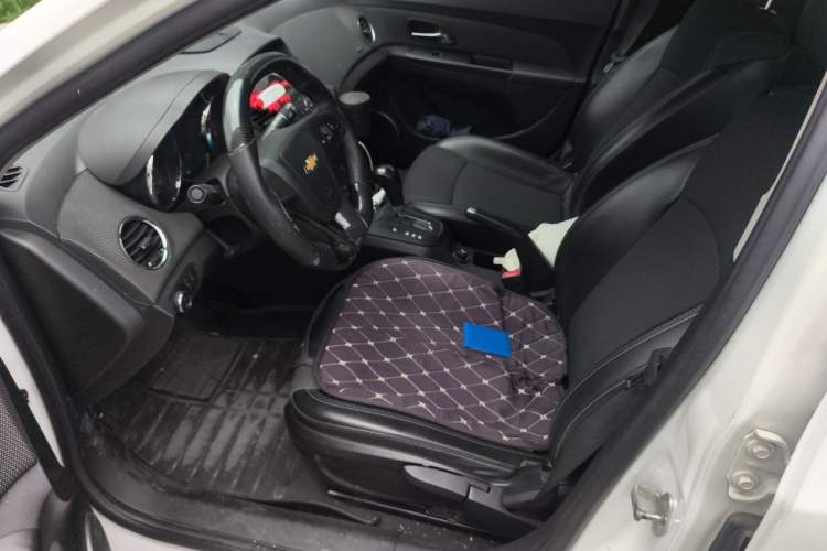 Used Chevrolet Cruze 2013 Hatchback 1.6T Automatic Flagship Model Left Front Seat