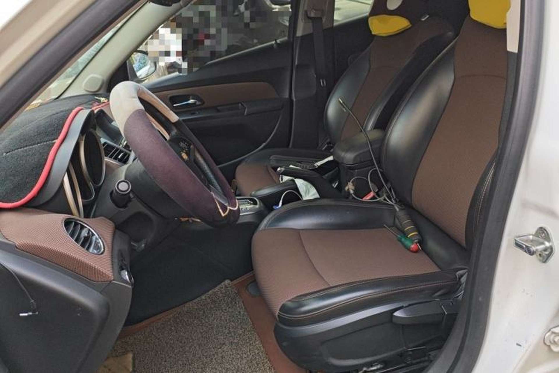 Used Chevrolet Cruze 2013 Hatchback 1.6L Automatic Luxury Model Left Front Seat