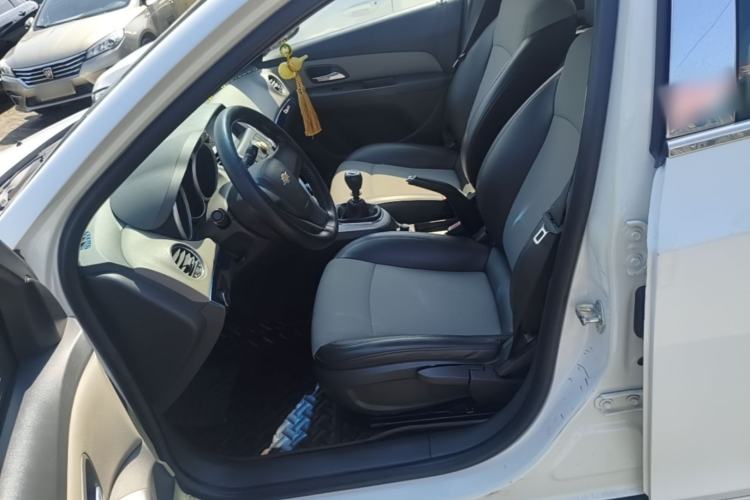 Used Chevrolet Cruze 2013 1.6L SL MT Left Front Seat