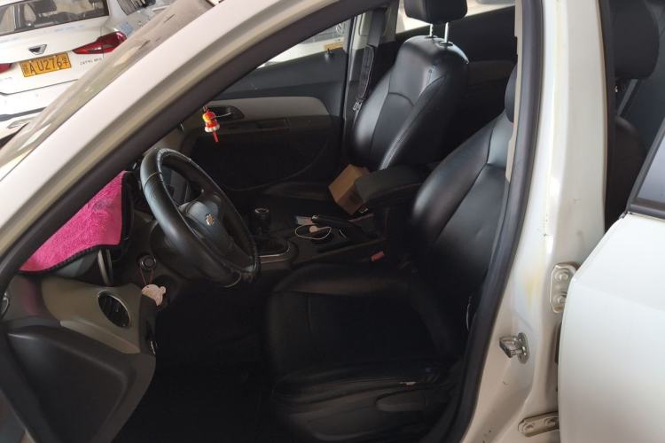 Used Chevrolet Cruze 2013 1.6L SL MT Left Front Seat