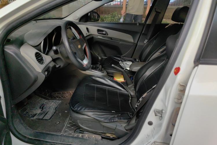 Used Chevrolet Cruze 2013 1.6L SE MT Left Front Seat