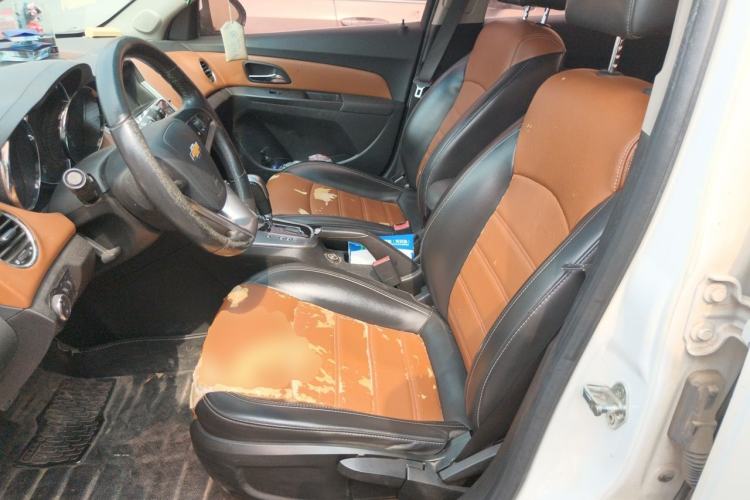 Used Chevrolet Cruze 2013 Hatchback 1.6T Automatic Flagship Model Left Front Seat