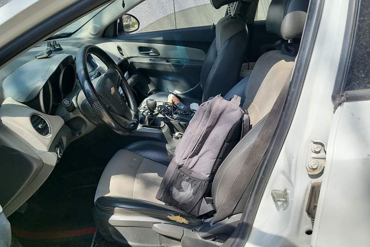 Used Chevrolet Cruze 2013 1.6L SE MT Left Front Seat
