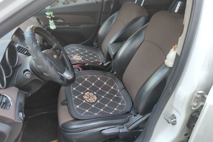 Used Chevrolet Cruze 2013 Hatchback 1.6L Automatic Luxury Model Left Front Seat
