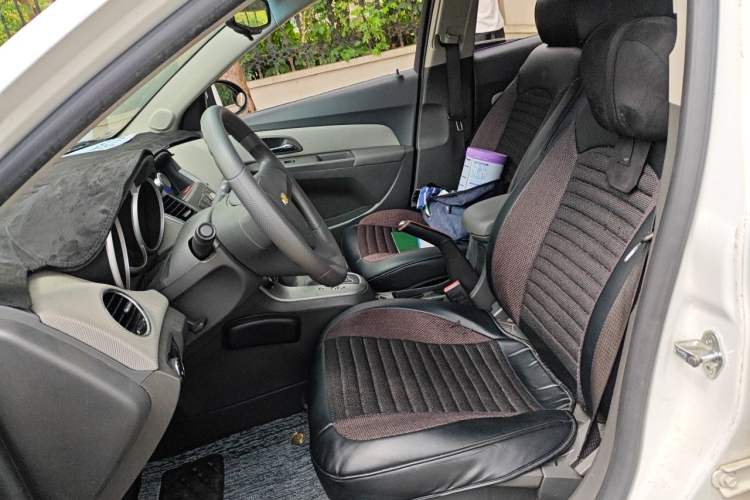 Used Chevrolet Cruze 2013 1.8L SE AT Left Front Seat