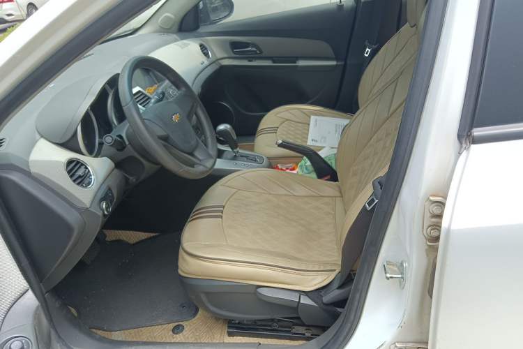 Used Chevrolet Cruze 2013 1.8L SE AT Left Front Seat