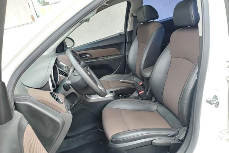 Used Chevrolet Cruze 2013 Hatchback 1.6L Automatic Luxury Model Left Front Seat
