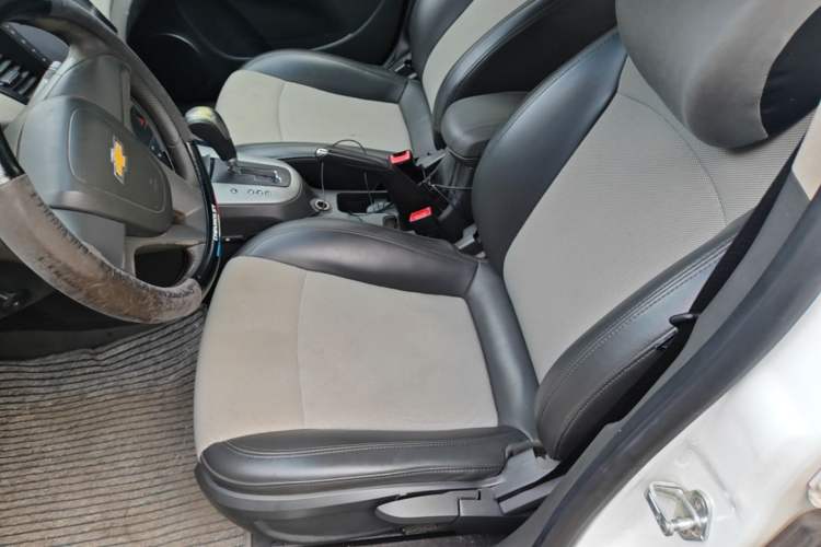 Used Chevrolet Cruze 2013 1.8L SE AT Left Front Seat