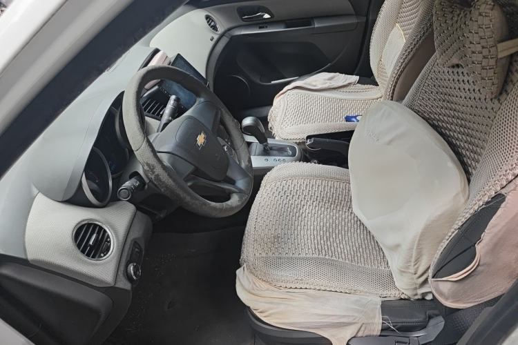 Used Chevrolet Cruze 2013 1.6L SE AT Left Front Seat