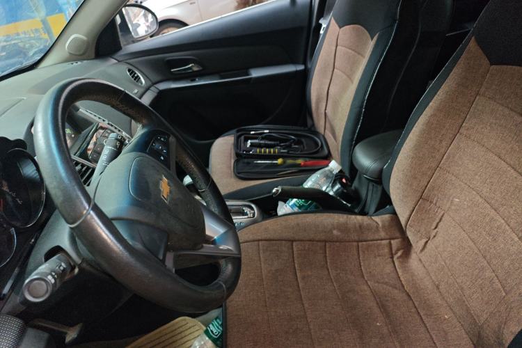 Used Chevrolet Cruze 2013 Hatchback 1.6T Automatic Flagship Model Left Front Seat