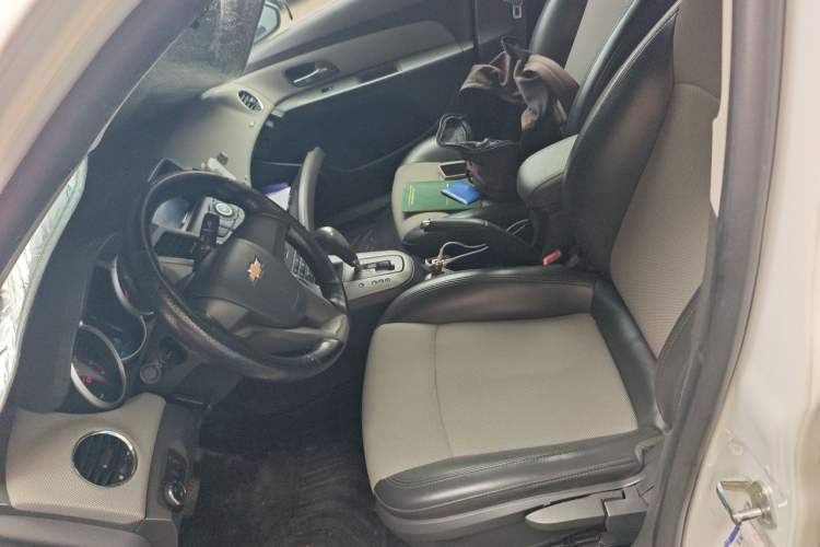 Used Chevrolet Cruze 2013 1.8L SE AT Left Front Seat