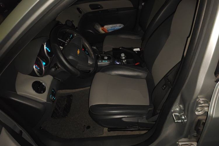Used Chevrolet Cruze 2013 1.6L SE AT Left Front Seat