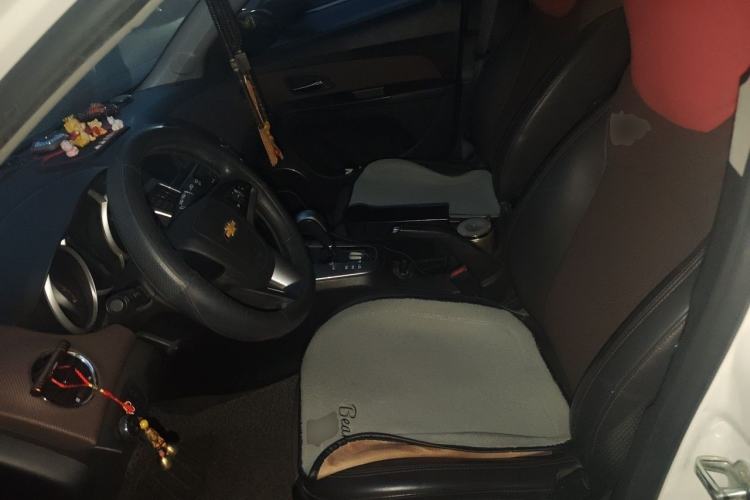 Used Chevrolet Cruze 2013 Hatchback 1.6L Automatic Luxury Model Left Front Seat