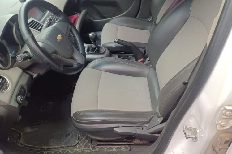 Used Chevrolet Cruze 2013 1.6L SL MT Left Front Seat